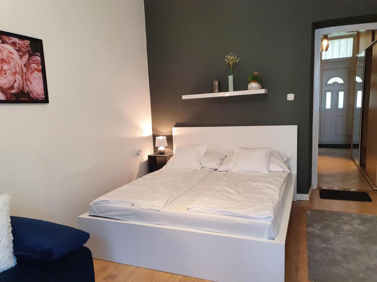 Boesix Apartman Budapest Luaran gambar