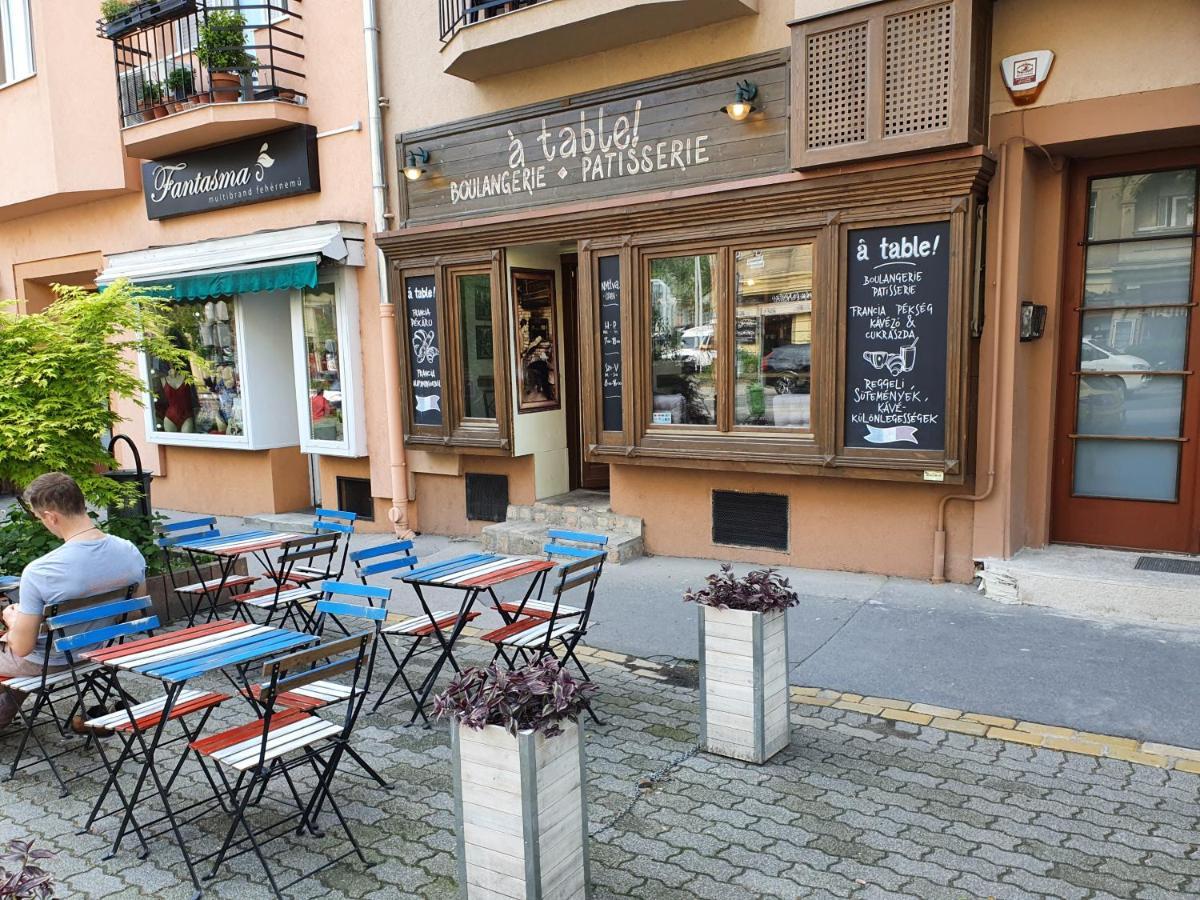 Boesix Apartman Budapest Luaran gambar